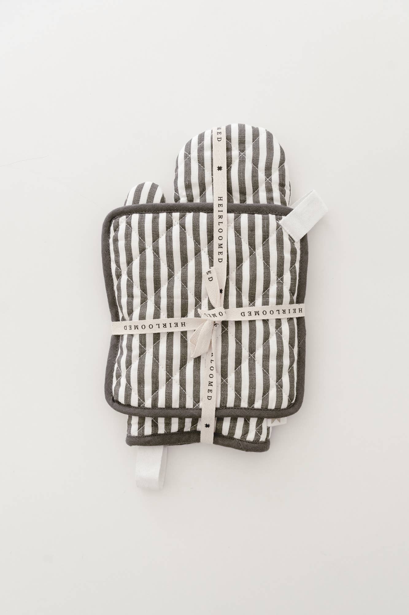 Keepsake Quilted Linen Oven Mitt + Potholder Set Pewter