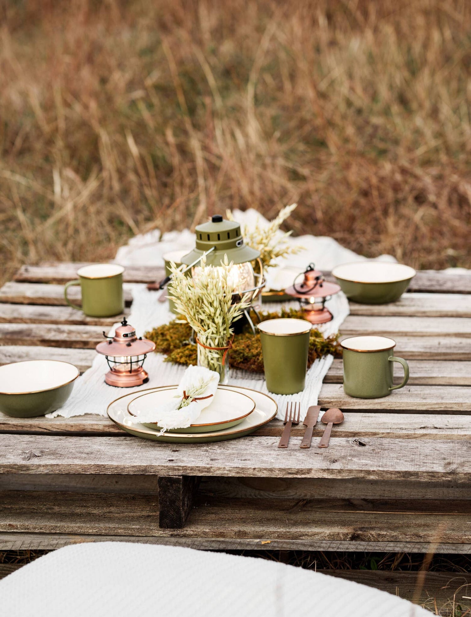 Enamel 2-Tone Salad Plate Set