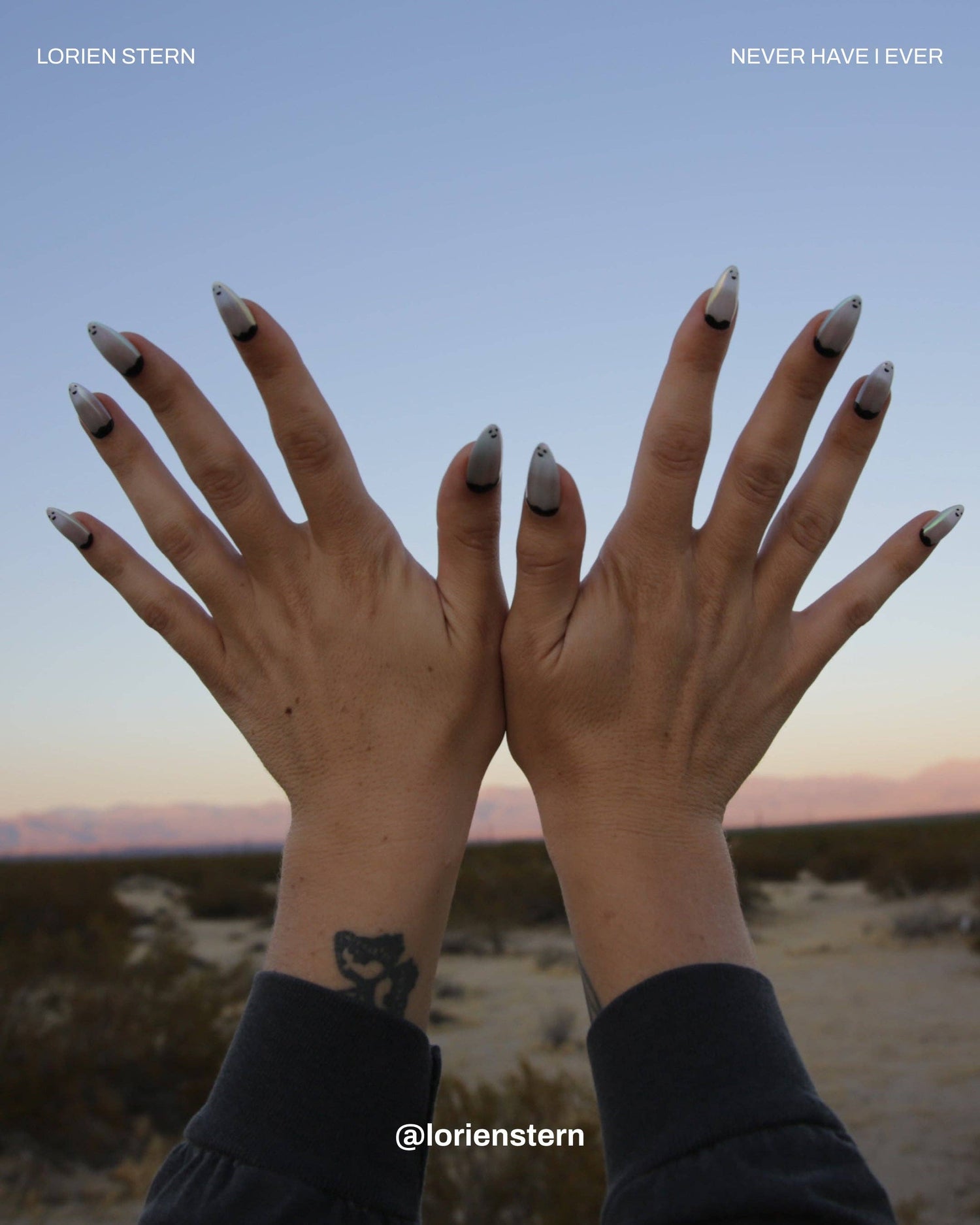 Lorien Stern Ghosts - Press-On Nail