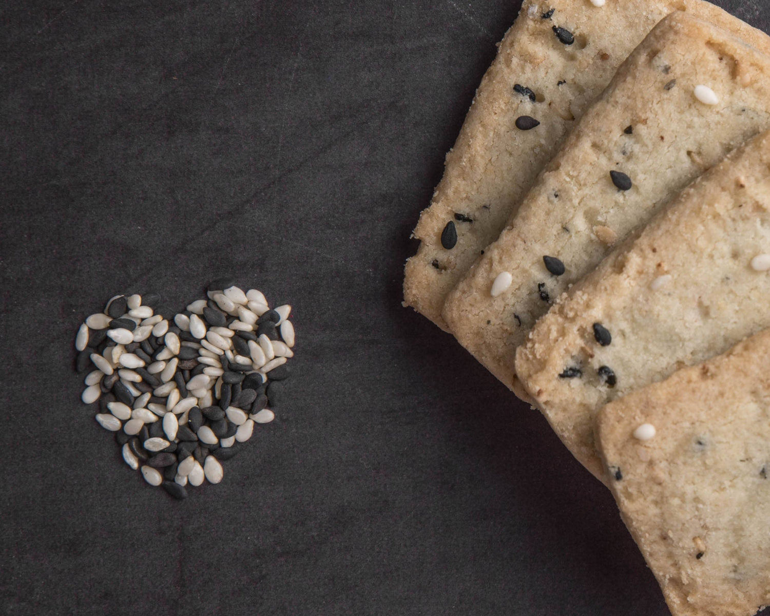 Black &amp; White Sesame Savory Biscuit-6oz